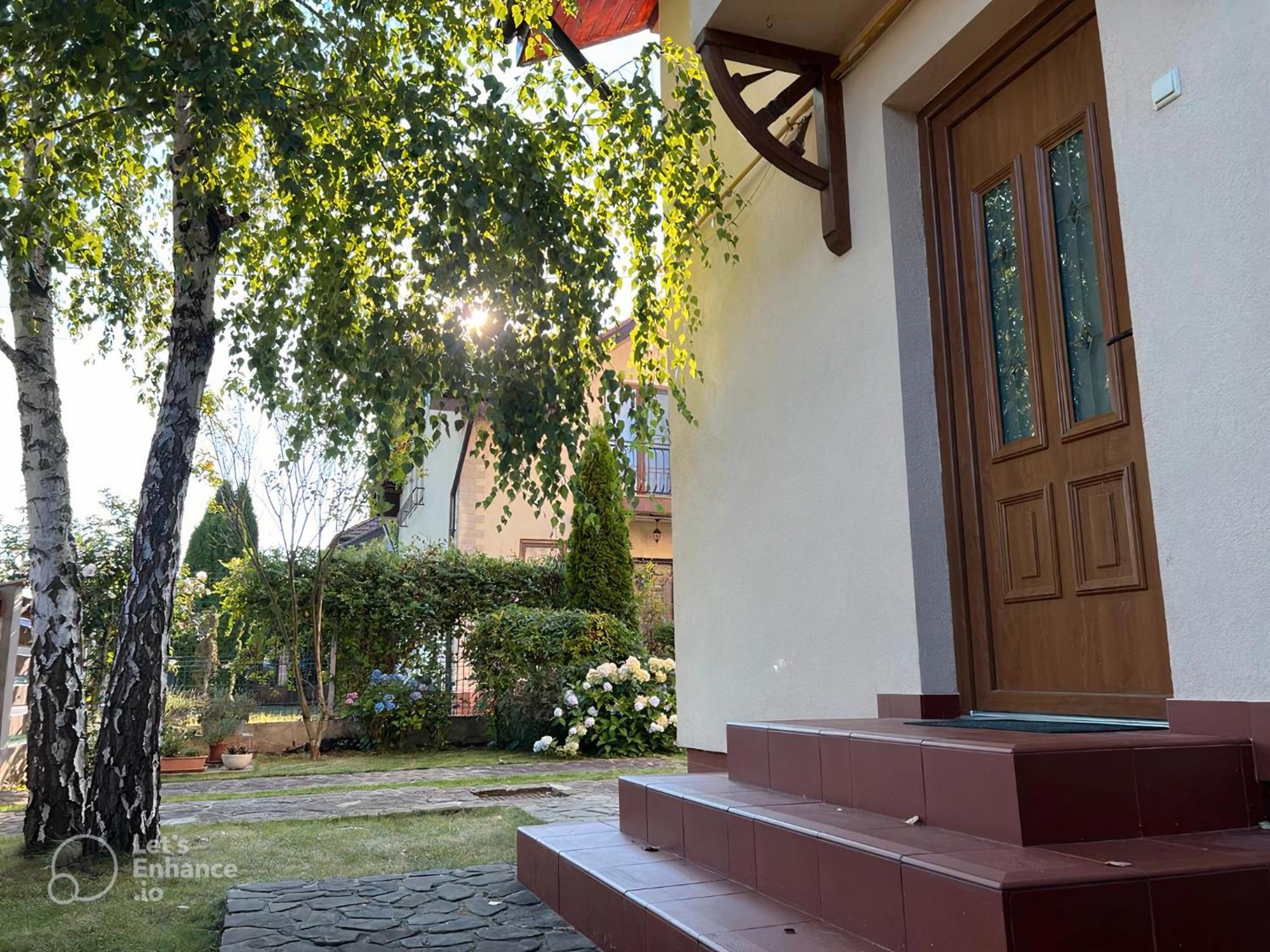 Vila Cu Mesteceni Campina Exterior photo